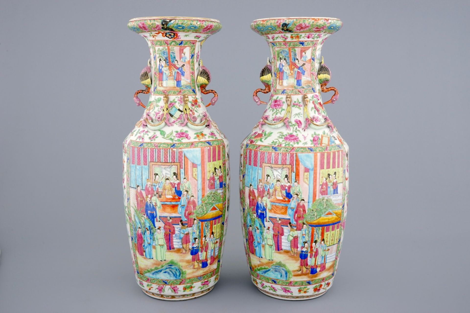 An excellent pair of Chinese Canton famille rose vases with duck handles, 19th C. - [...] - Image 3 of 6