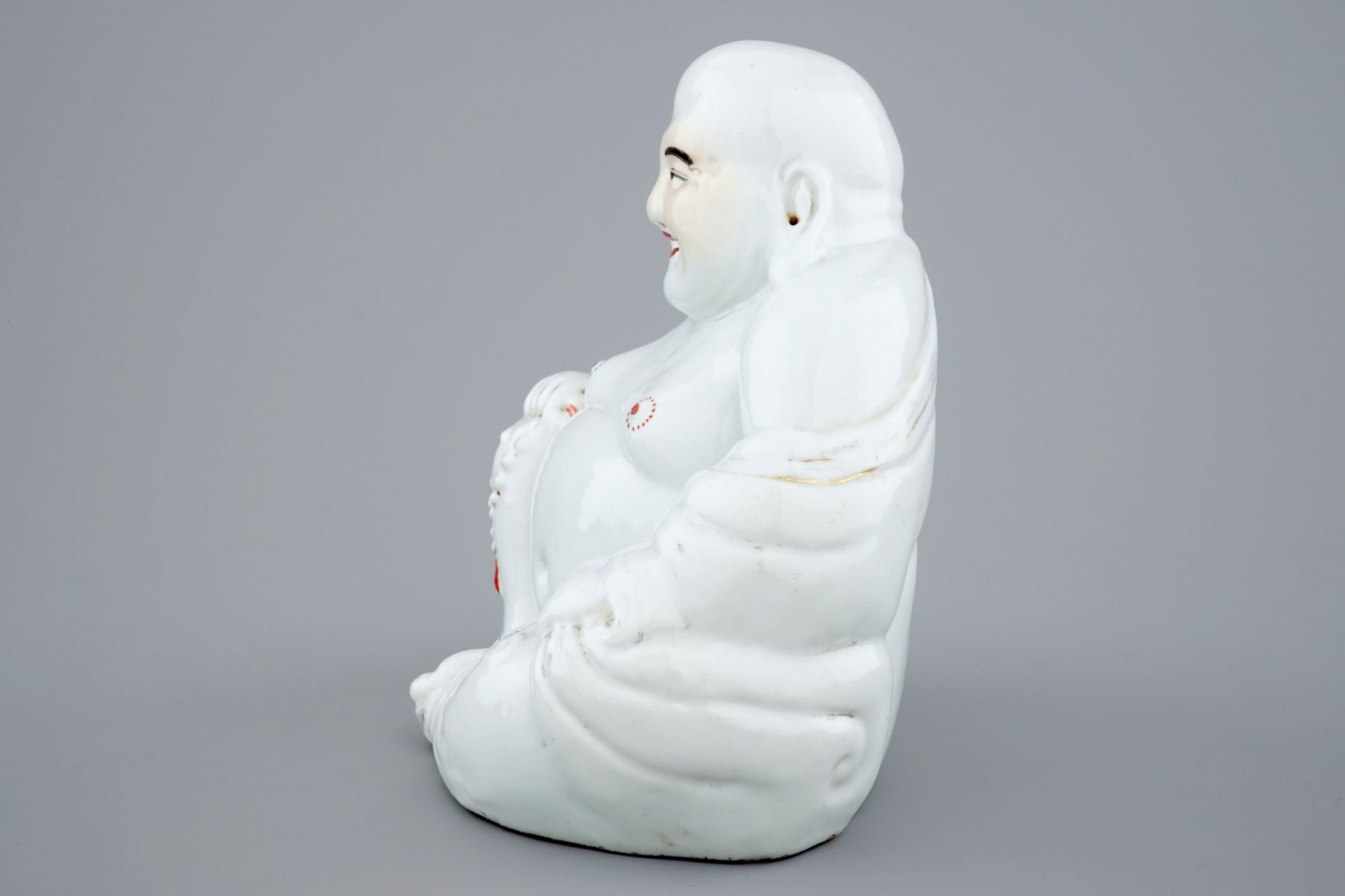 A large Chinese blanc de Chine porcelain Buddha, 19/20th C. - H.: 25 cm - - Image 5 of 7