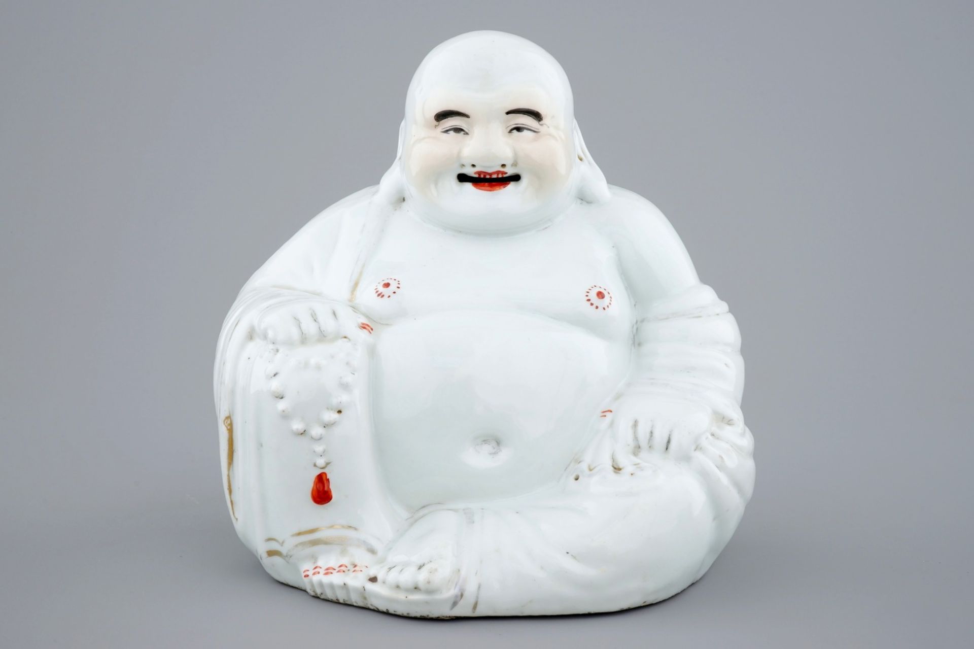 A large Chinese blanc de Chine porcelain Buddha, 19/20th C. - H.: 25 cm - - Image 2 of 7