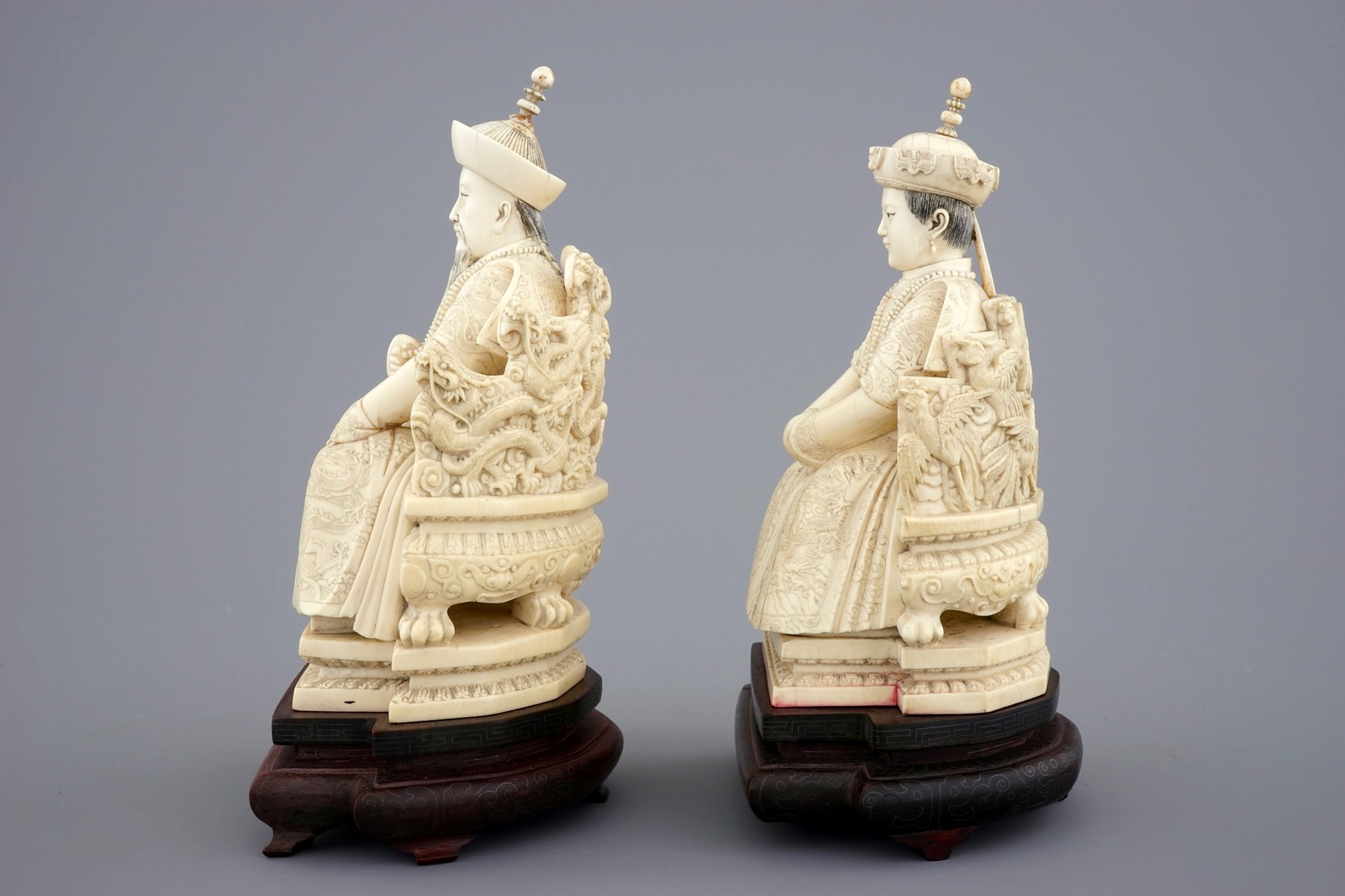 A pair of Chinese ivory figures of the emperor couple seated on a throne, ca. 1900 - [...] - Image 2 of 6