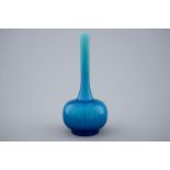 A fine Japanese monochrome turquoise Awaji vase, 19th C. - H.: 24 cm - Dia.: 10,5 cm -