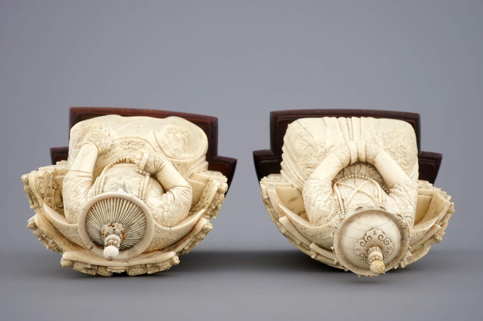 A pair of Chinese ivory figures of the emperor couple seated on a throne, ca. 1900 - [...] - Image 5 of 6