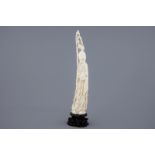 A Chinese ivory figure of Shou Lao on stand, late 19th C. - H.: 49,7 cm -