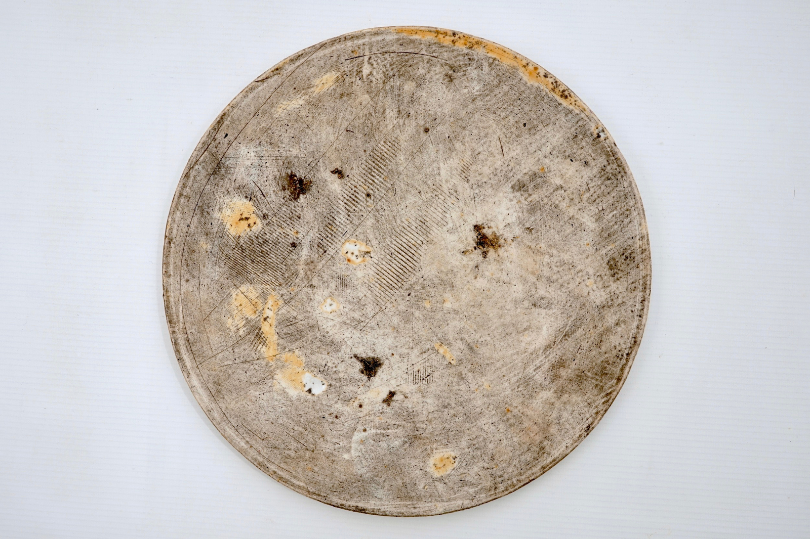 A round Chinese qianjiang cai plaque, 19/20th C. Dia.: 26 cm Condition reports and high resolution - Bild 2 aus 4