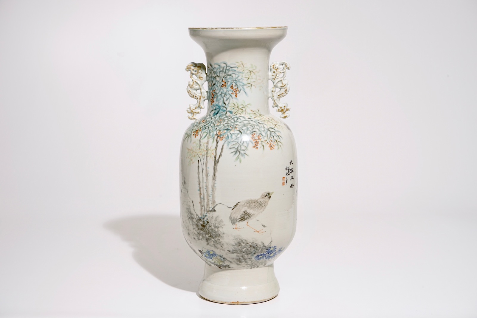 A Chinese qianjiang cai vase with a scene of go-players, 19/20th C. H.: 57 cm Condition reports - Image 3 of 6