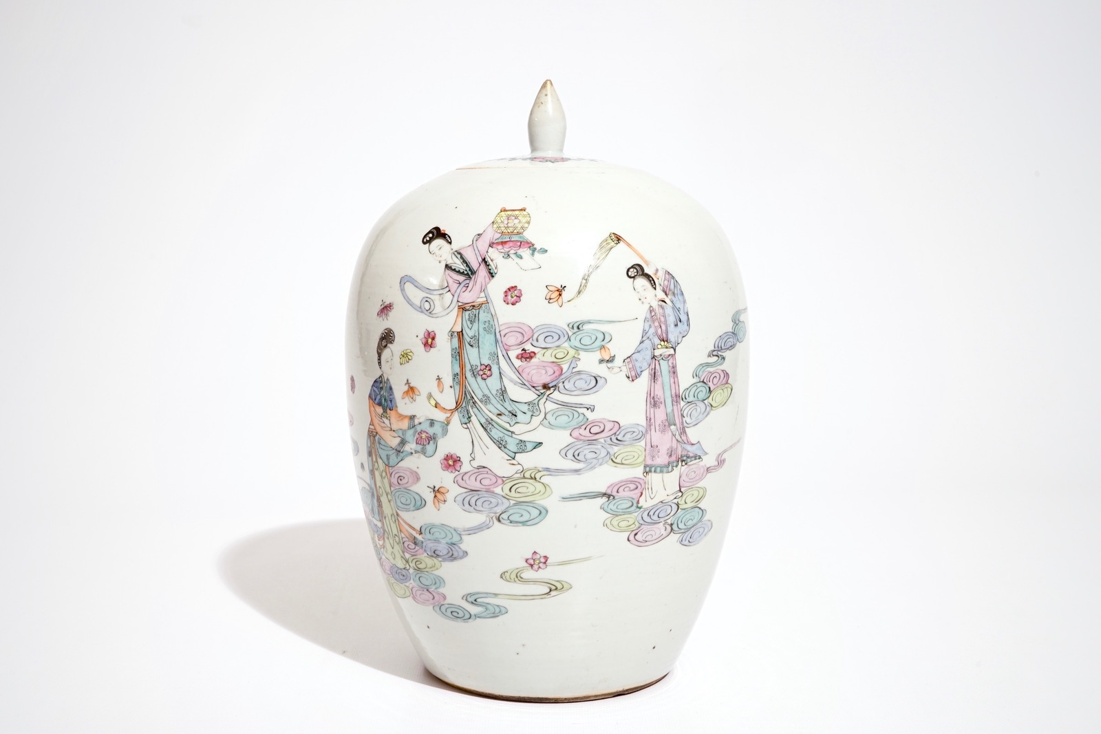 A varied lot of Chinese famille rose and monochrome porcelain, 19/20th C. H.: 32,5 cm (the ginger - Image 10 of 15