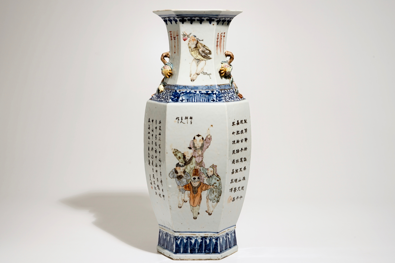 A Chinese hexagonal vase with qianjiang cai design, 19/20th C. H.: 59,5 cm Condition reports and