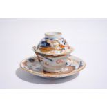 A Chinese Imari-style covered cup and saucer with dragons, Kangxi Dia.: 11,5 cm (saucer) Dia.: 7,5