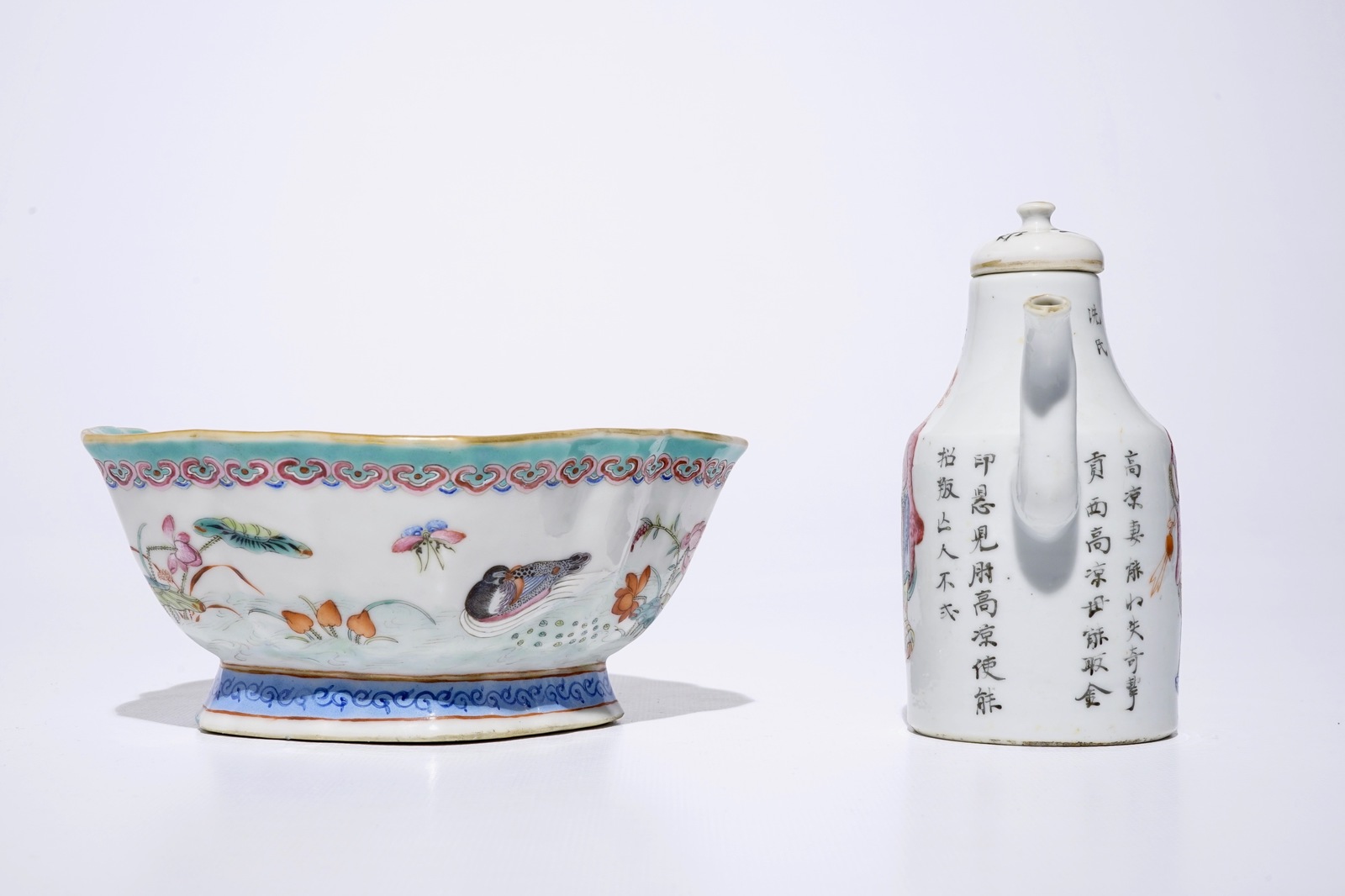 A Chinese famille rose wu shuang pu jug and a bowl with mandarin ducks, 19th C. Dim.: H.: 13 cm (the - Image 5 of 7
