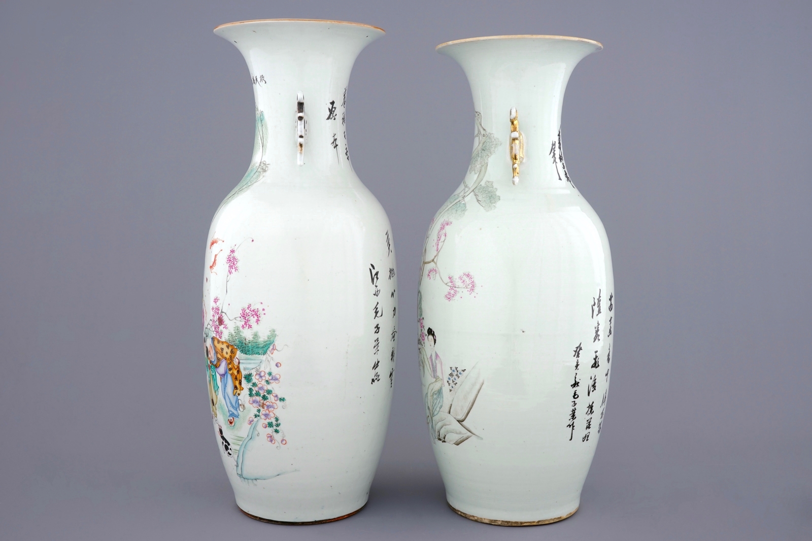 Two Chinese famille rose vases with ladies and children in a garden, 19/20th C. H.: 59 cm - Image 2 of 6