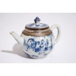 A Chinese silver-mounted blue and white covered teapot, Kangxi L.: 14,5 cm - H.: 9 cm Condition
