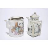 A Chinese qianjiang cai teapot and a wine jug, 19/20th C. Dim.: L.: 16 cm - W.: 12 cm - H.: 14 cm (