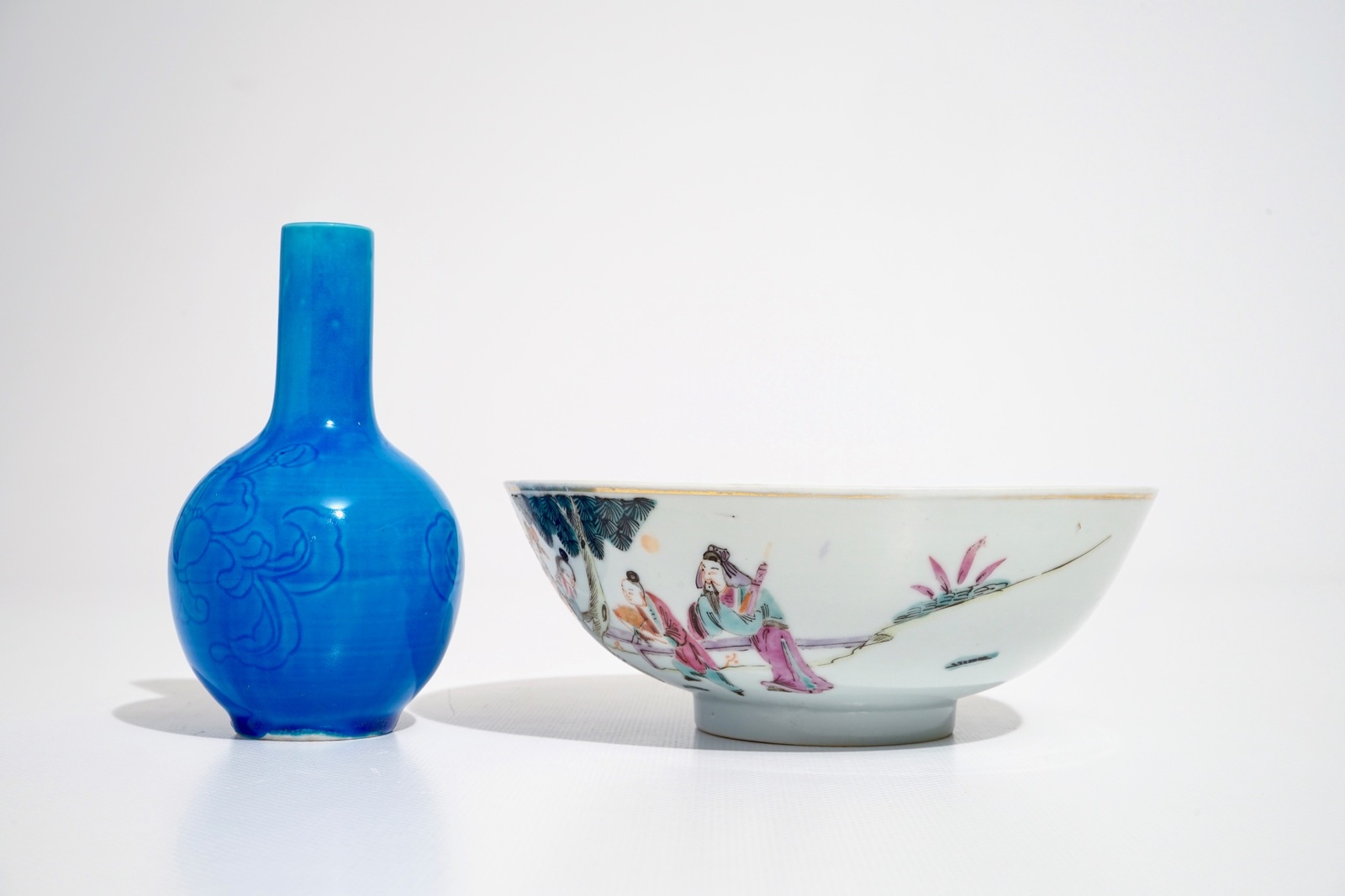 A varied lot of Chinese famille rose and monochrome porcelain, 19/20th C. H.: 32,5 cm (the ginger - Image 7 of 15