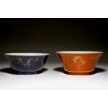 Two Chinese gilt on powder blue and coral red bowls, 18/19th C. Dia.: 19 cm - H.: 8,5 cmDia.: 20