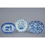 Two Chinese blue and white oval dishes and a plate, Qianlong Dia.: 28 cm (the round plate) Condition