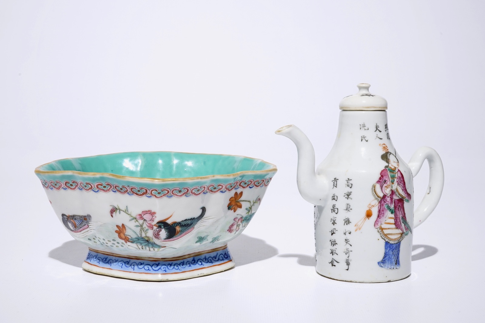 A Chinese famille rose wu shuang pu jug and a bowl with mandarin ducks, 19th C. Dim.: H.: 13 cm (the