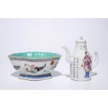 A Chinese famille rose wu shuang pu jug and a bowl with mandarin ducks, 19th C. Dim.: H.: 13 cm (the