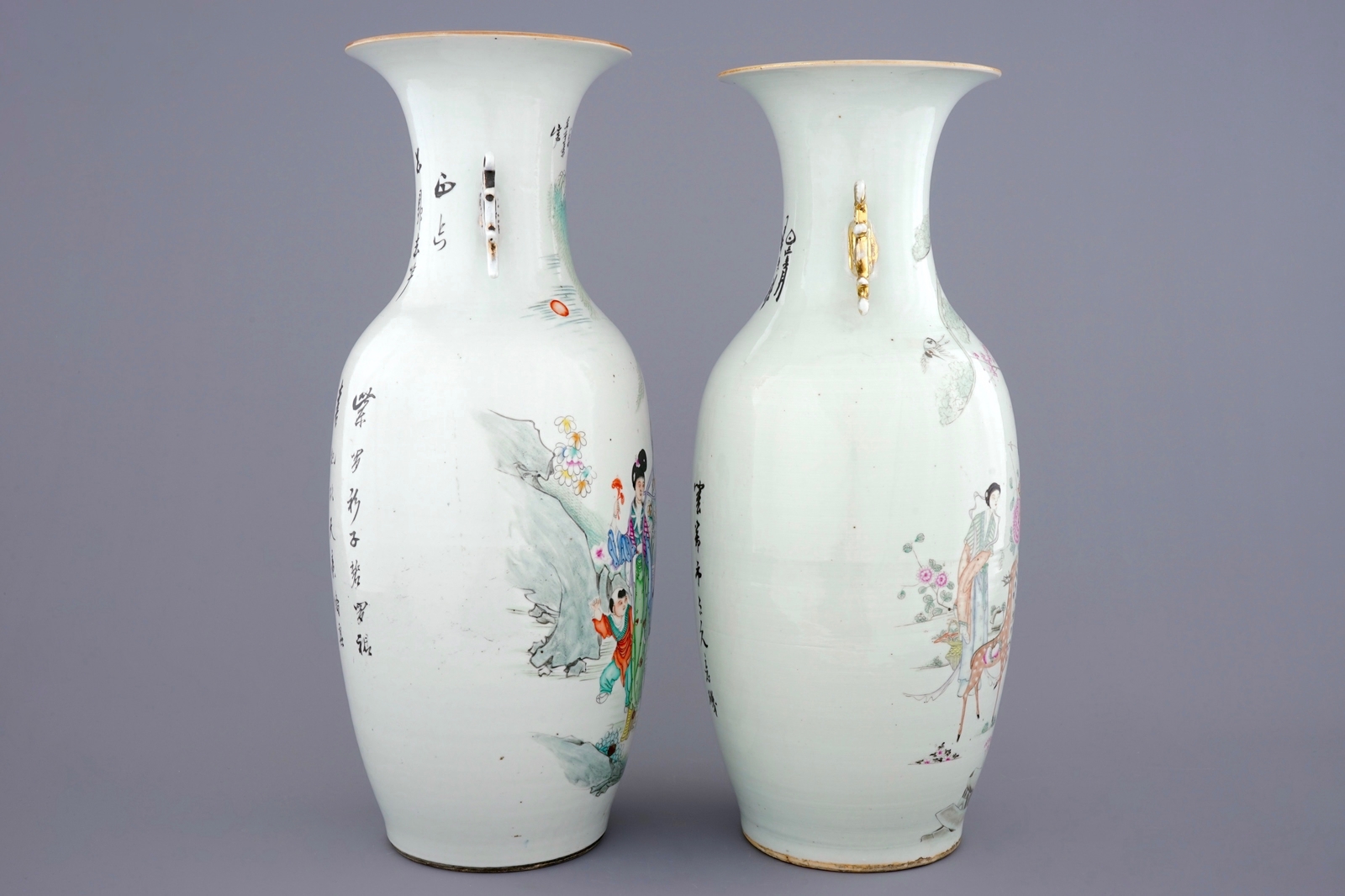 Two Chinese famille rose vases with ladies and children in a garden, 19/20th C. H.: 59 cm - Image 4 of 6