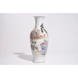 A Chinese famille rose vase with immortals, Ju Ren Tang mark, 20th C. H.: 34,5 cm Condition