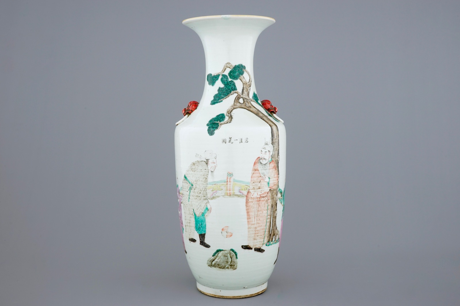 A Chinese mixed qianjiang cai and famille rose vase, 19/20th C. H.: 61 cm Condition reports and high - Image 3 of 6