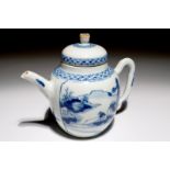 A Chinese blue and white teapot with landscape panels, Kangxi Dim.: 17 x 10,5 cm - H.: 14 cm