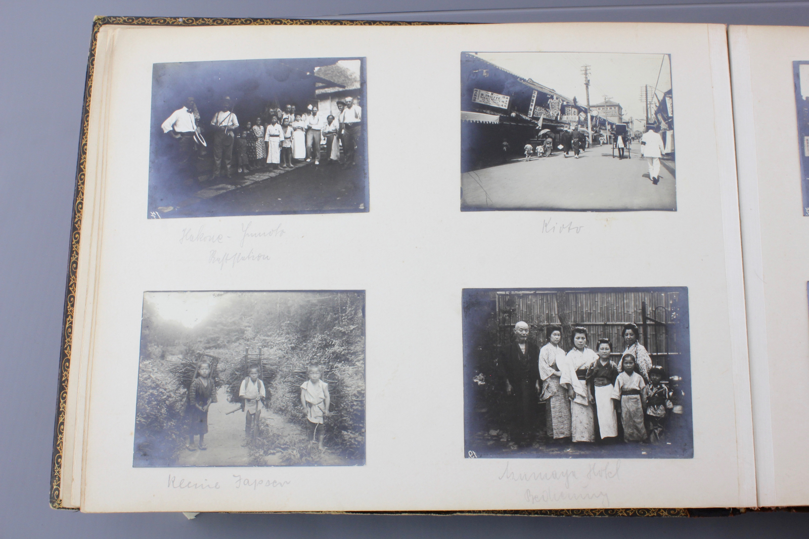 An album with photos of Chine and Japan, ca. 1900 A nice probably Japanese laquer covered album with - Image 11 of 44
