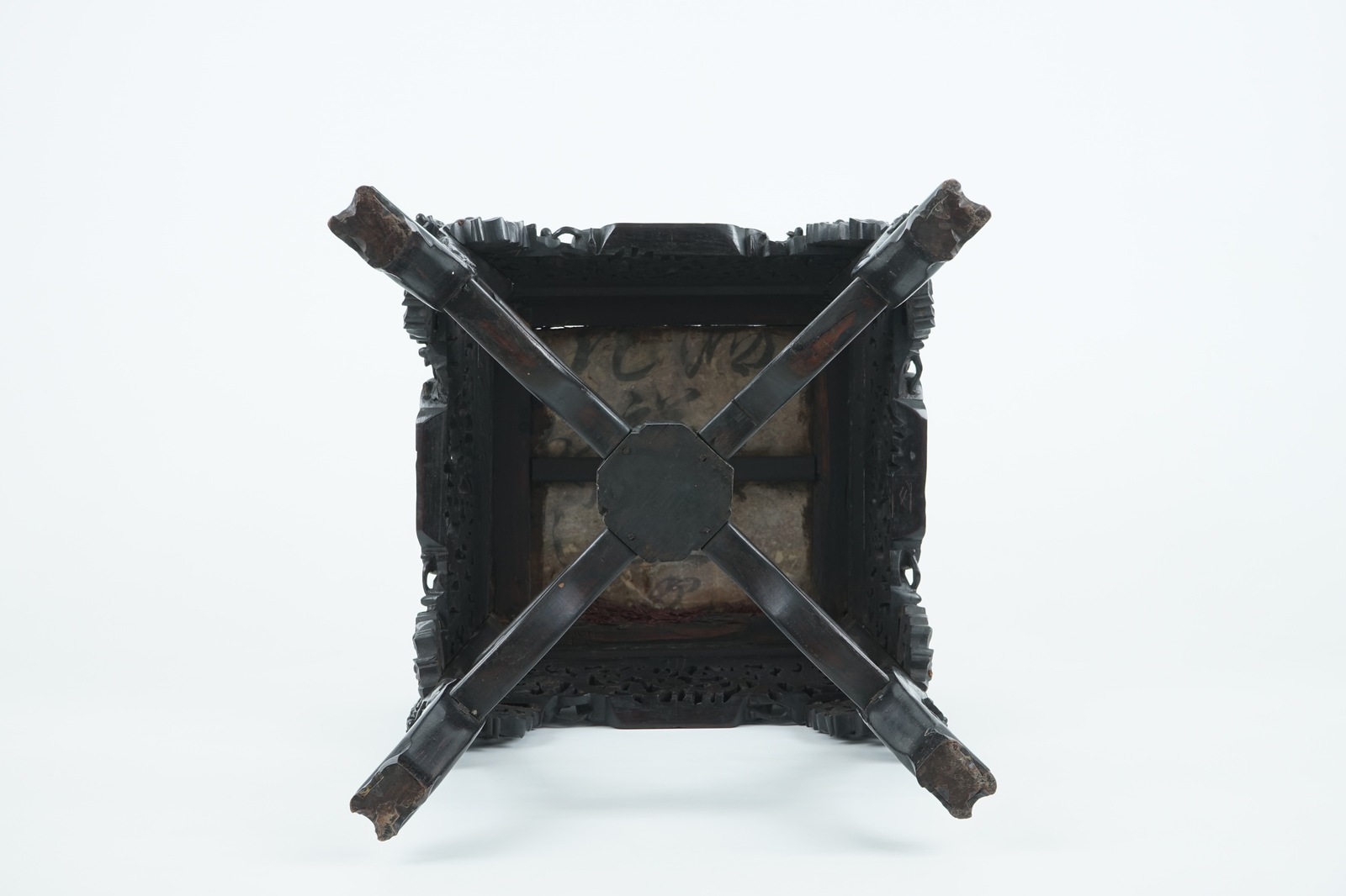 An intricately carved square Chinese wood stand with marble top, 19th C. H.: 63,5 cm - Dim.: 44 x 44 - Image 7 of 8