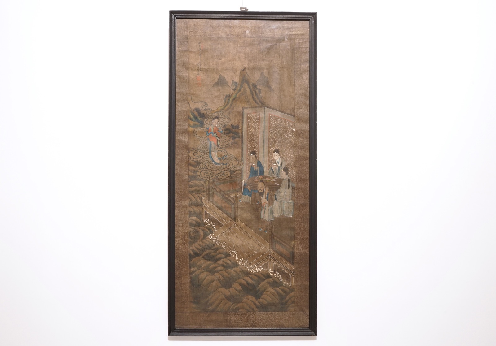 A Chinese painting on textile, 19th C. Dim.: 104 x 44,5 cm (excl. the frame) Condition reports and - Image 2 of 2