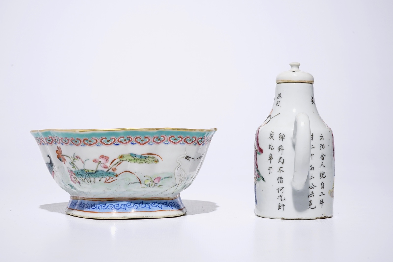 A Chinese famille rose wu shuang pu jug and a bowl with mandarin ducks, 19th C. Dim.: H.: 13 cm (the - Image 3 of 7