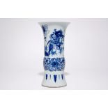 A Chinese blue and white gu vase in the Transitional style, 19/20th C. H.: 33,5 cm Condition reports