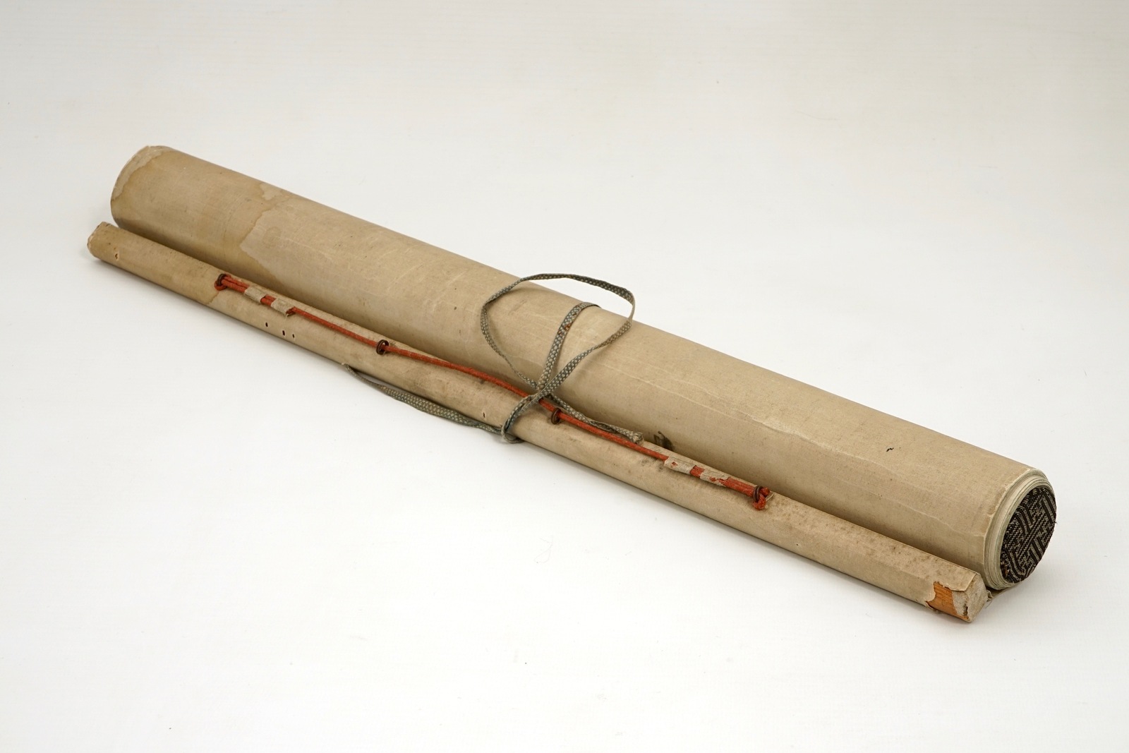 A large Chinese scroll painting, 19/20th C. Dim.: 185 x 46 cm Condition reports and high - Image 3 of 3