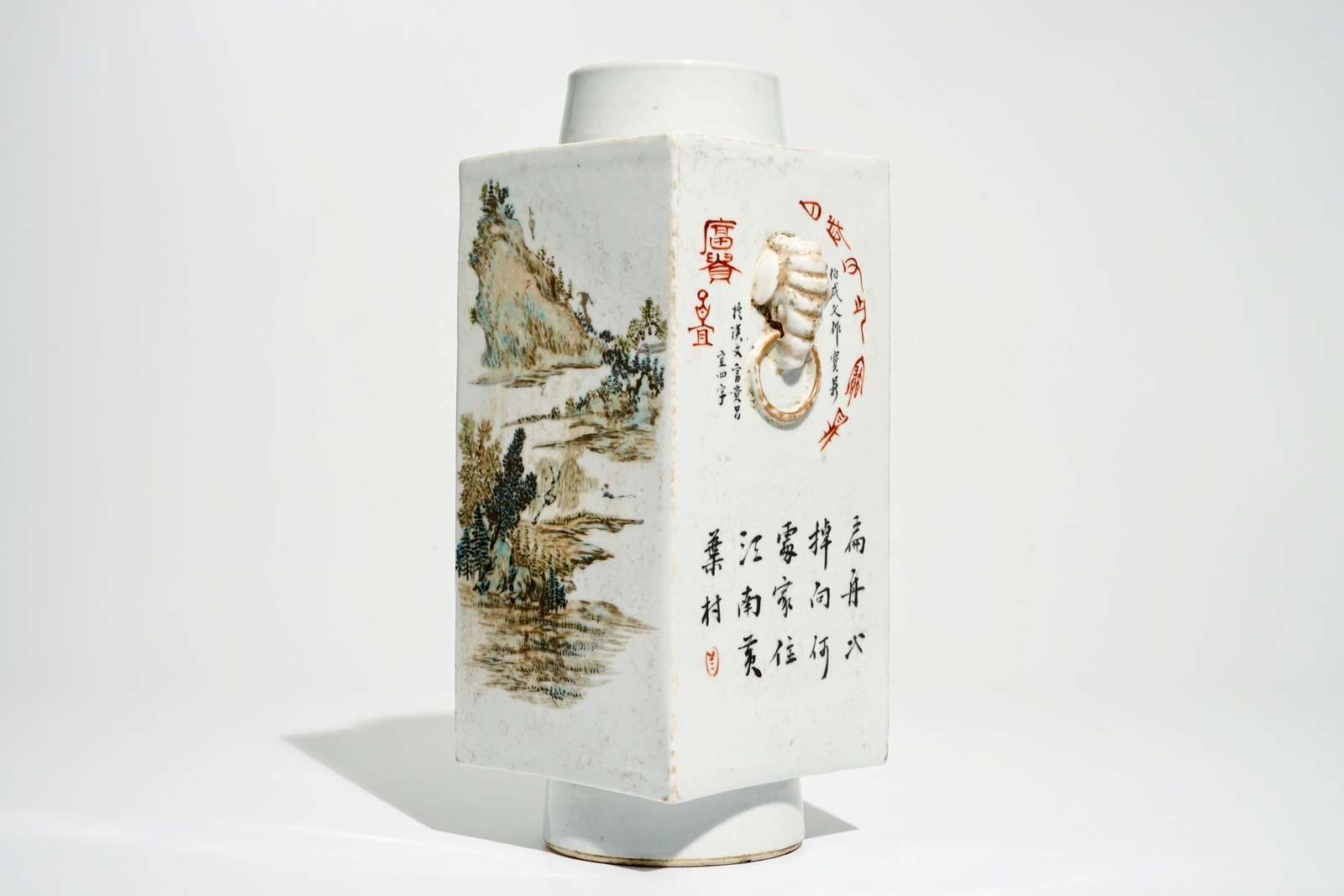 A Chinese square qianjiang cai vase with landscape designs, 20th C. H.: 34 cm Condition reports