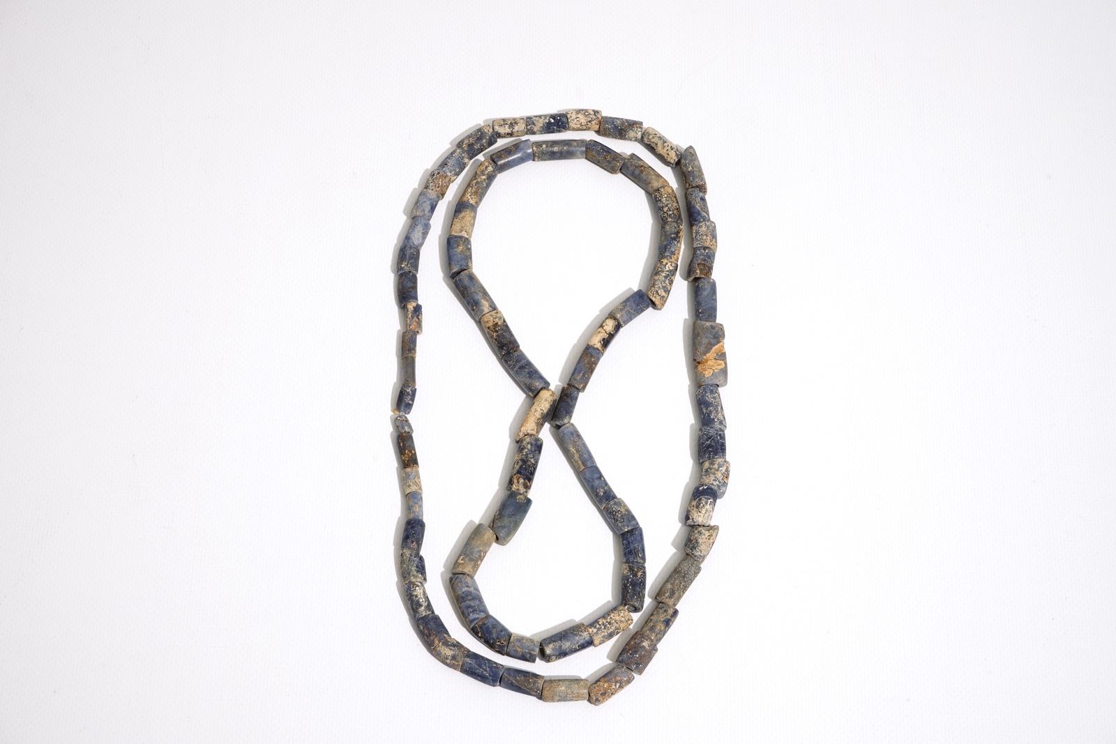 Two lapis lazuli beads necklaces, Chavin culture, Peru, 9th/2nd C. BC Circumference: 60 - Image 4 of 4