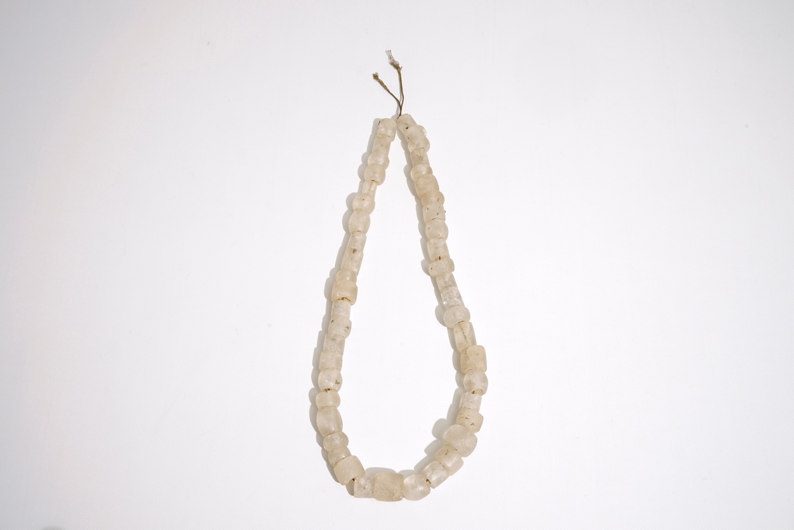 A pre-Columbian rock crystal necklace, Tairona culture carved stone pendants, Colombia, 15/10th C. - Image 2 of 3