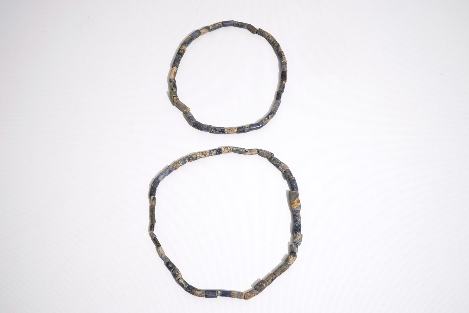 Two lapis lazuli beads necklaces, Chavin culture, Peru, 9th/2nd C. BC Circumference: 60 - Image 3 of 4