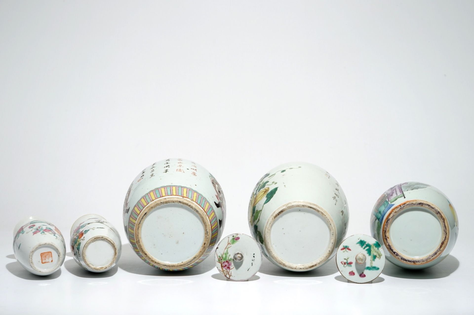 Five various Chinese famille rose vases, 19/20th C. - Image 6 of 6