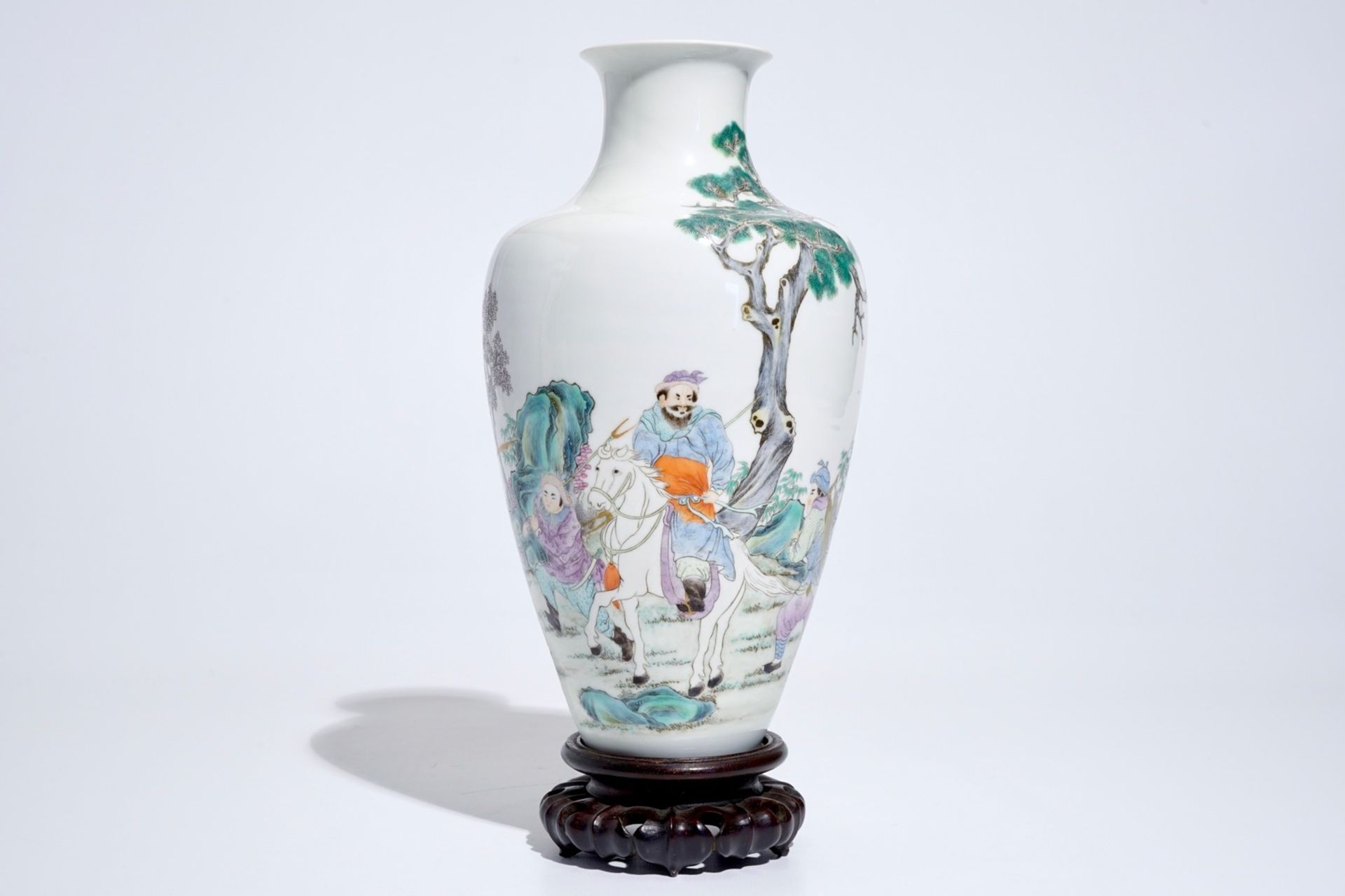 A Chinese famille rose warriors vase, Ju Ren Tang mark, Republic, 20th C.