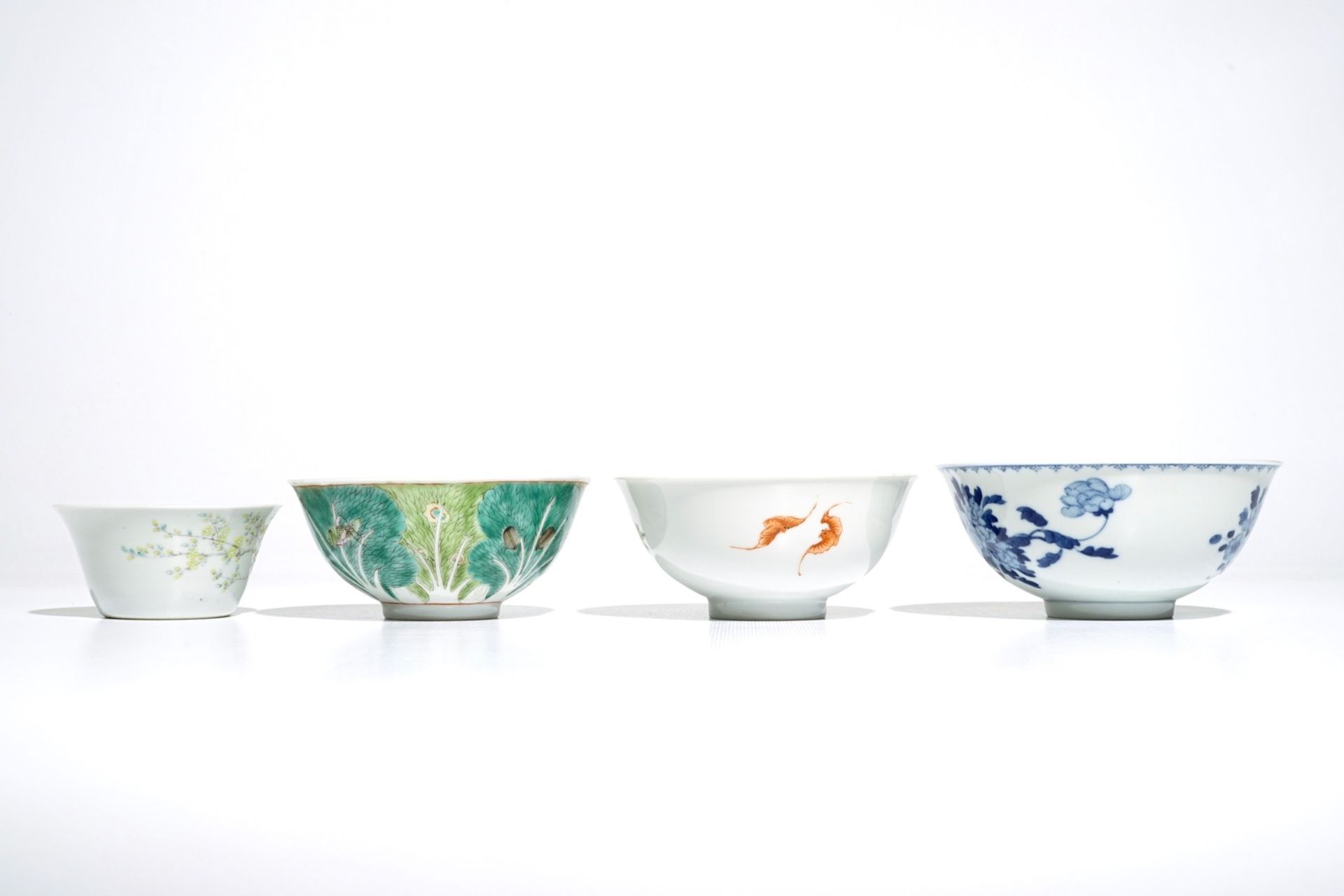 Four various Chinese famille rose and blue and white bowls, 19/20th C. - Image 3 of 6