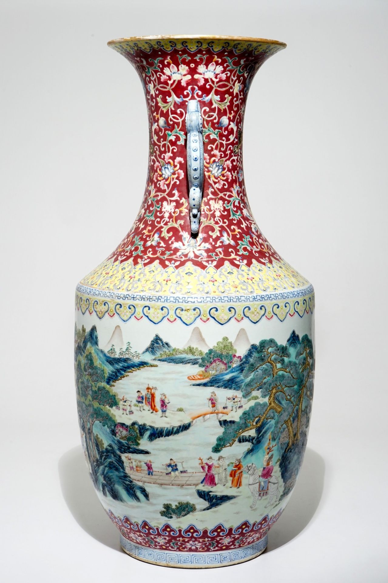 A very large Chinese famille rose vase, Qianlong mark, 19/20th C. - Image 4 of 6