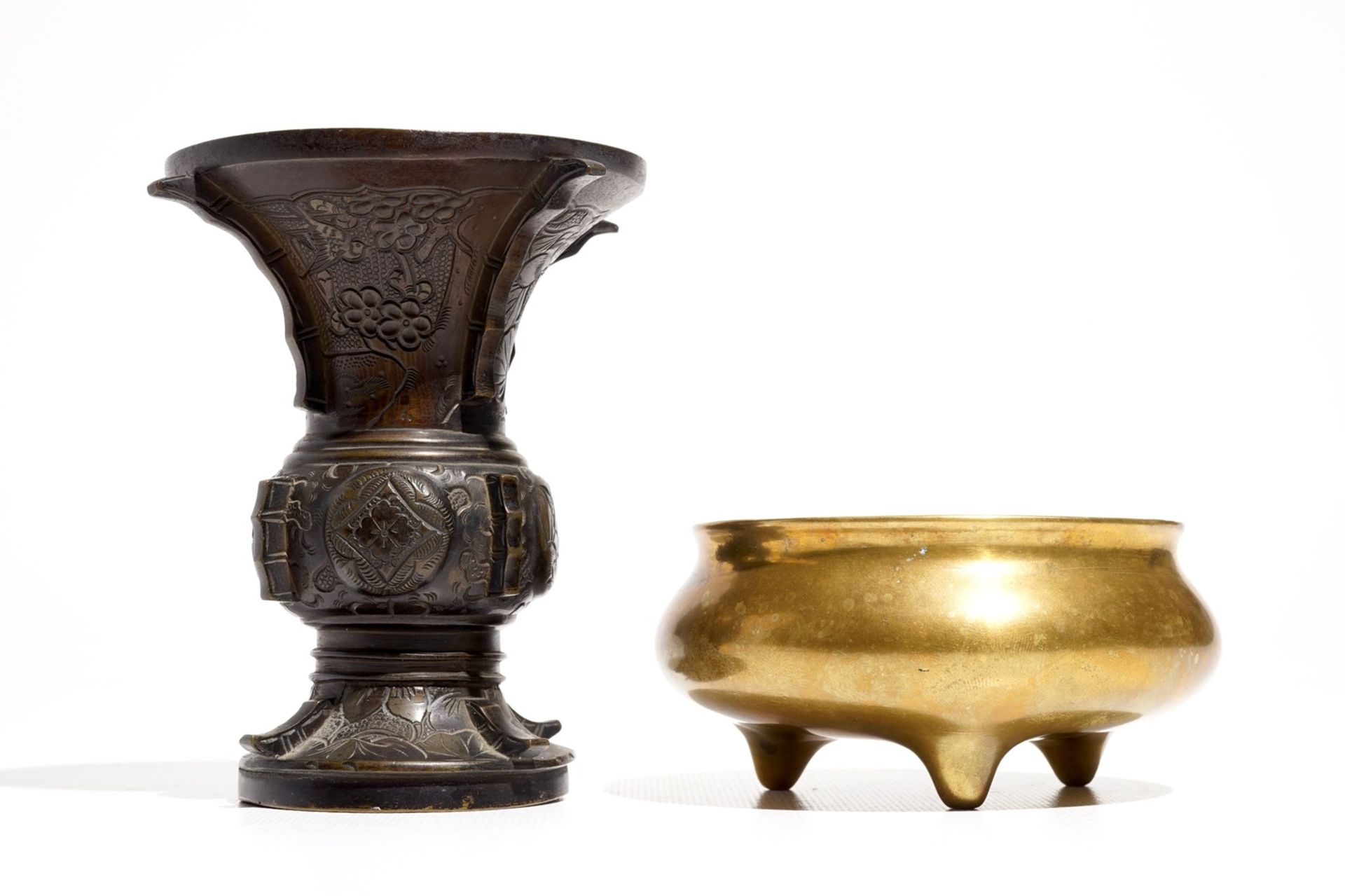 A Chinese bronze tripod censer, Xuande mark, and an archaistic bronze gu vase, 19/20th C. - Image 4 of 7