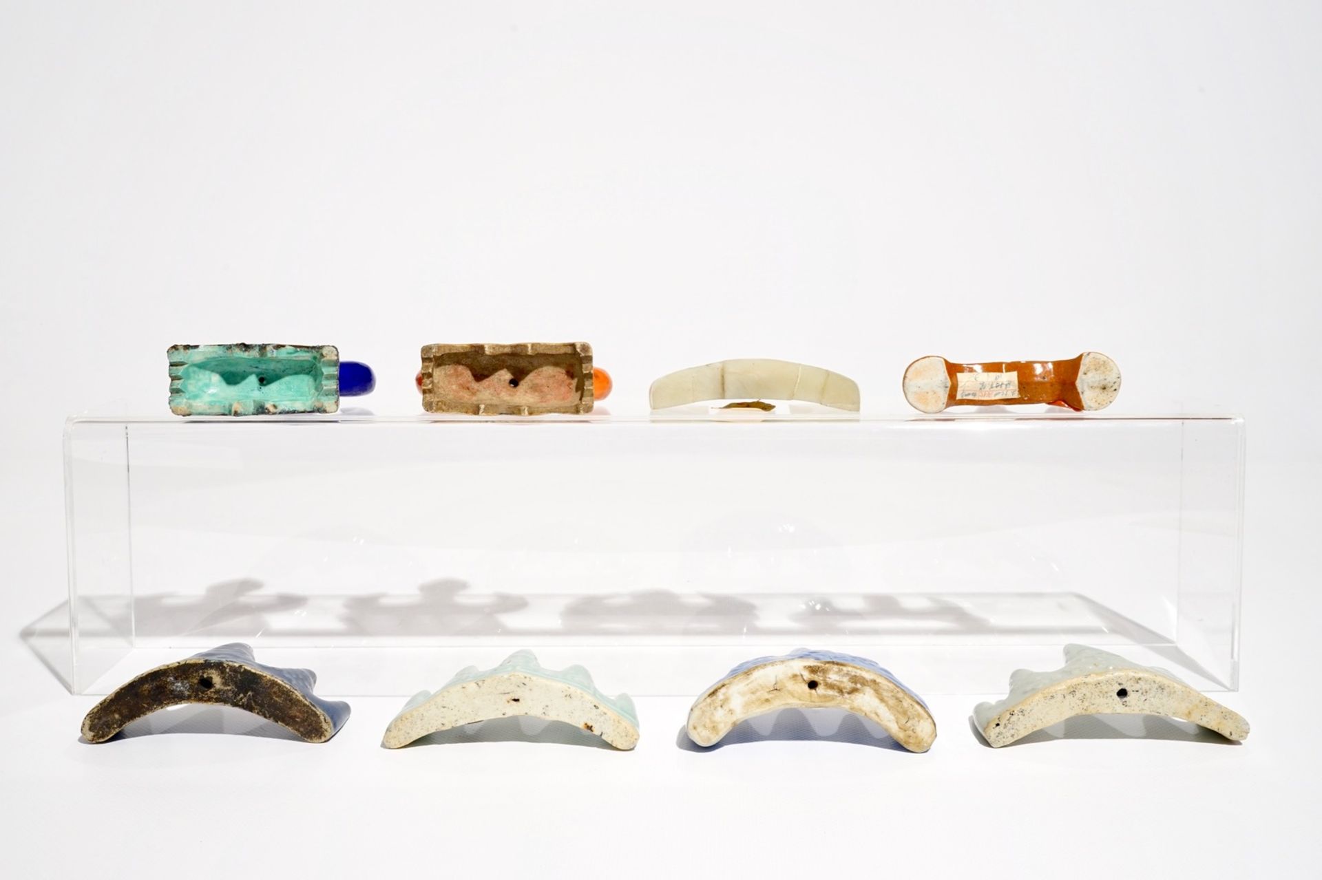 Eight various Chinese porcelain and hardstone brush rests, 19/20th C. - Image 7 of 10