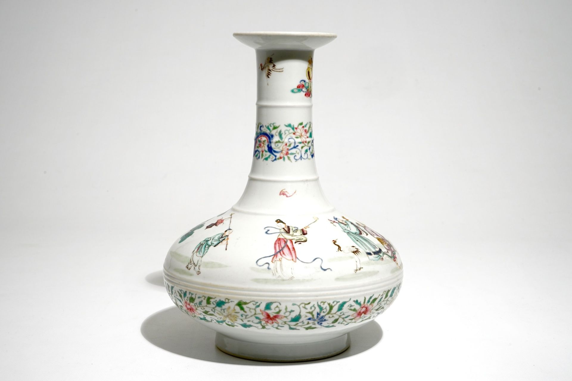 A Chinese famille rose vase with the eight immortals, 20th C. - Image 6 of 10