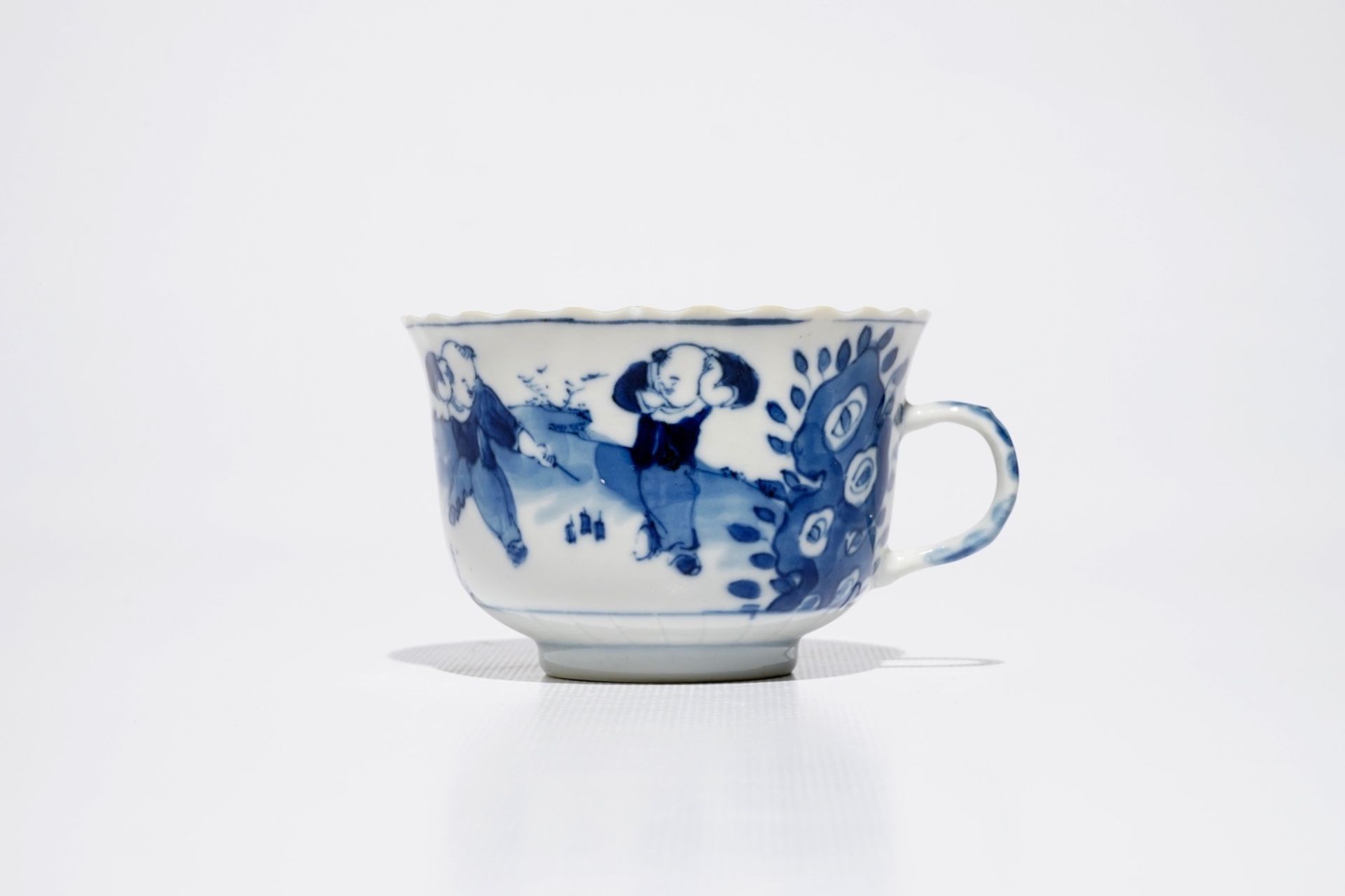 Six Chinese blue and white cups and saucers, Kangxi mark, 19th C. - Image 6 of 10