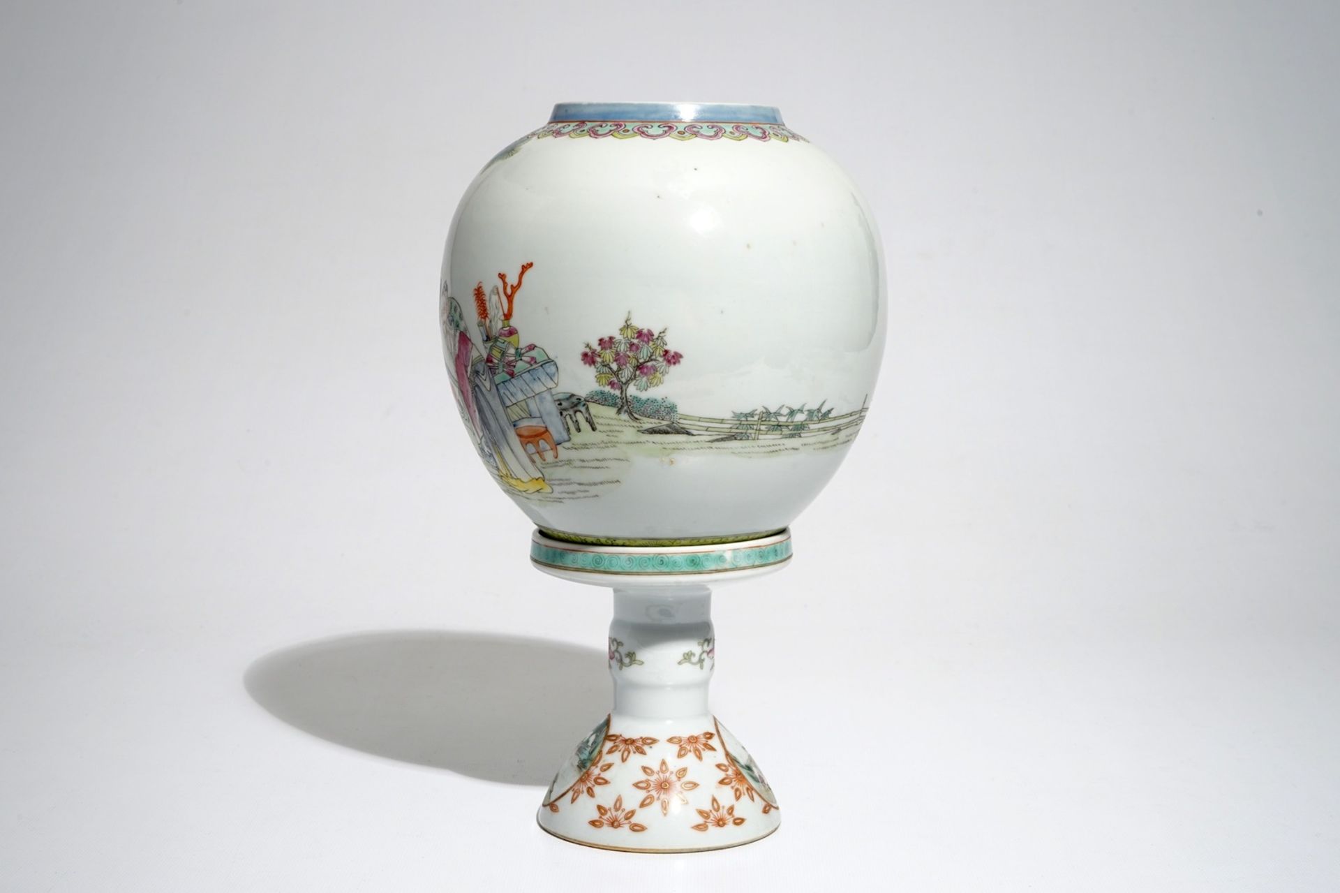 A Chinese famille rose eggshell porcelain lantern on stand, Republic, 20th C. - Image 2 of 6