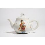 A Chinese famille rose Wu Shuang Pu teapot, 19th C.