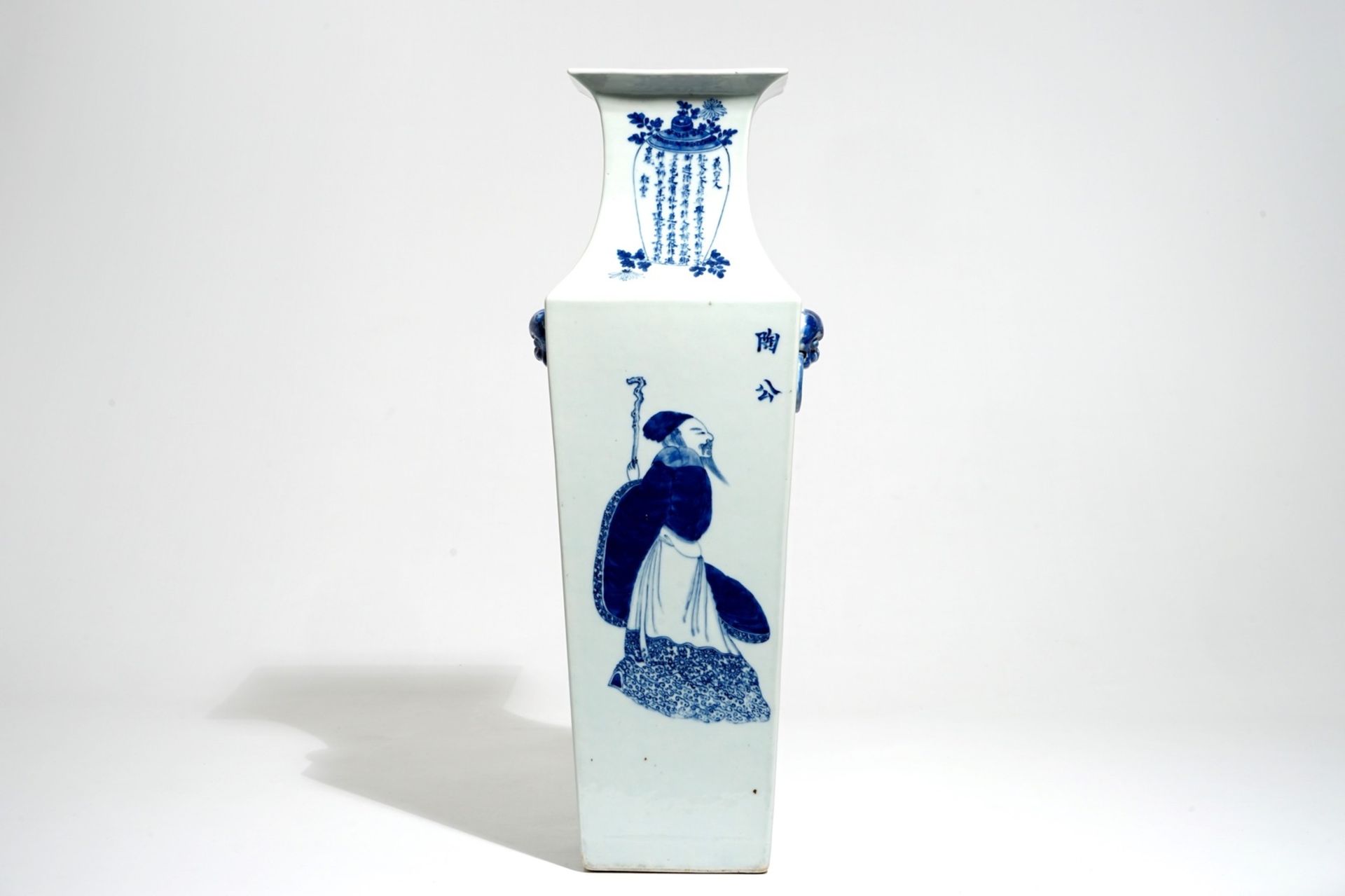 A Chinese square blue and white Wu Shuang Pu vase, 19th C. - Image 4 of 7