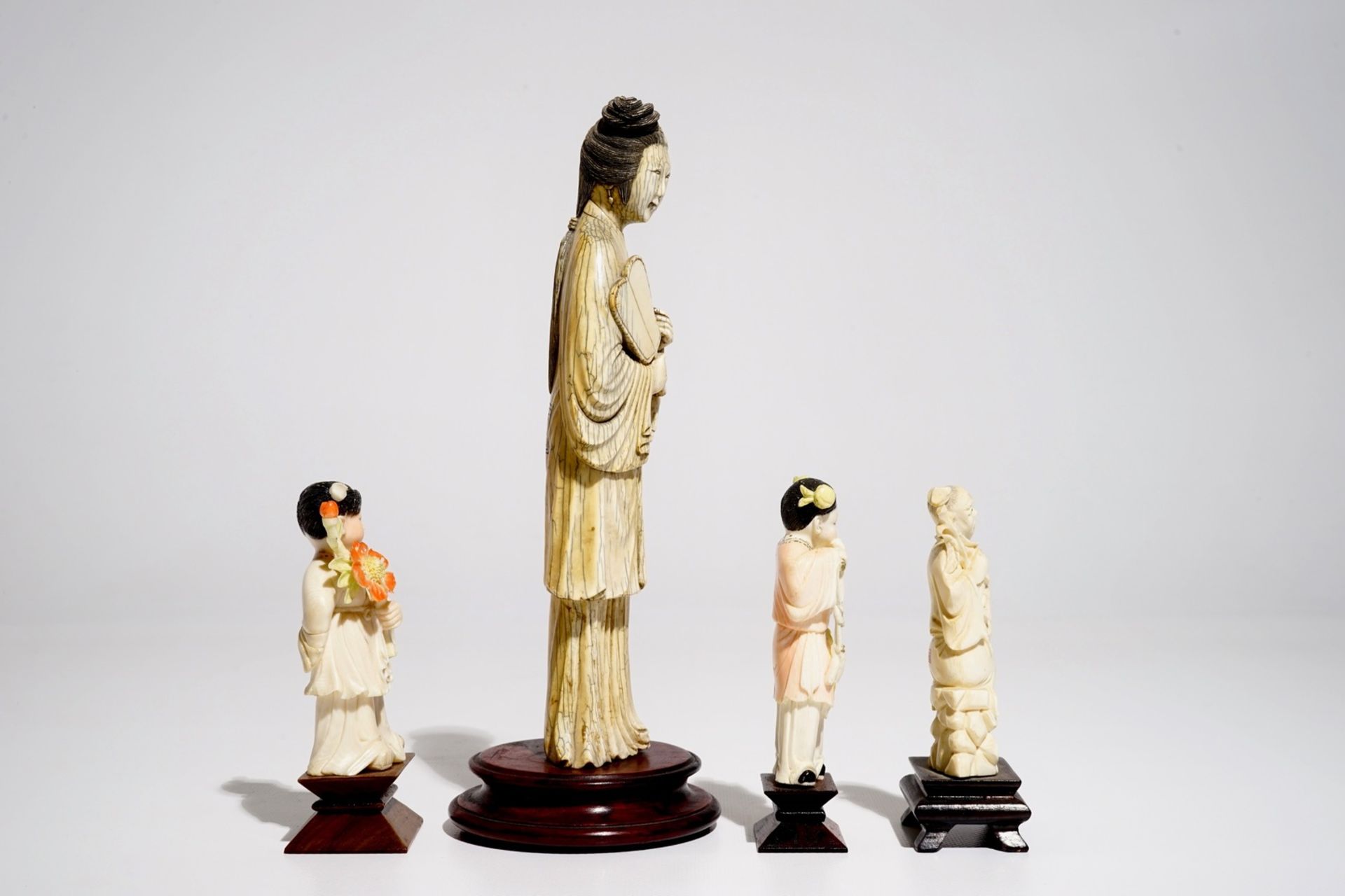 Four Chinese ivory figures on wooden bases, 19/20th C. - Image 3 of 7