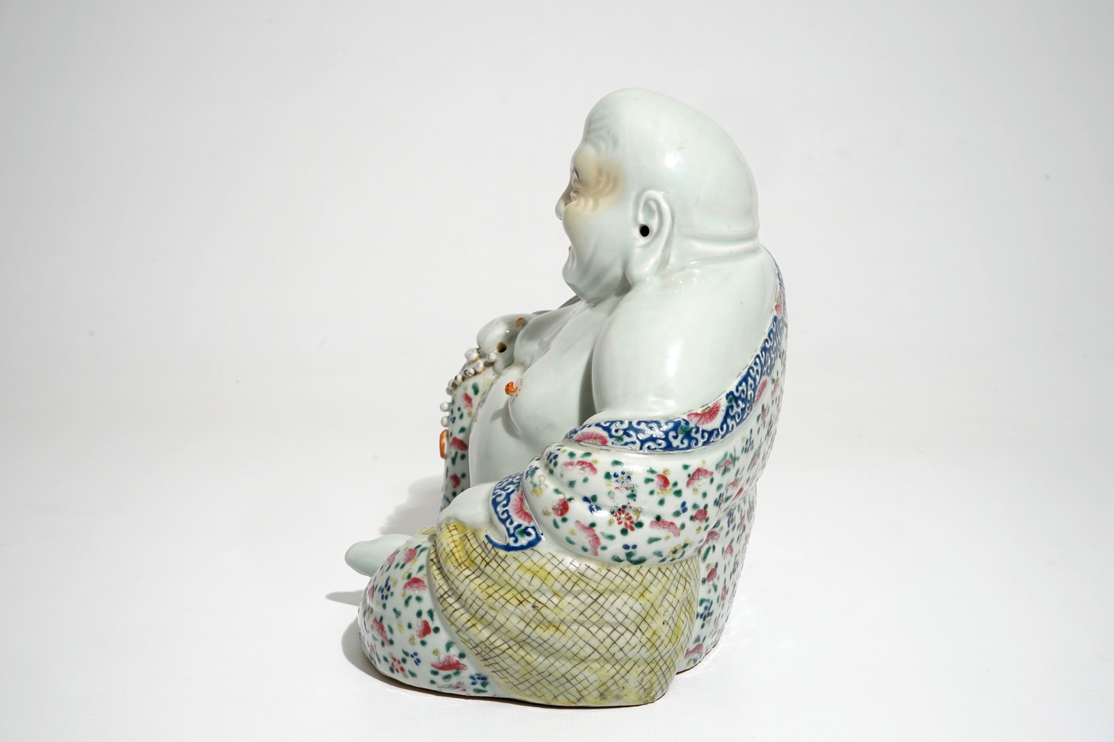 A Chinese famille rose model of Buddha, 19/20th C. - Image 3 of 7