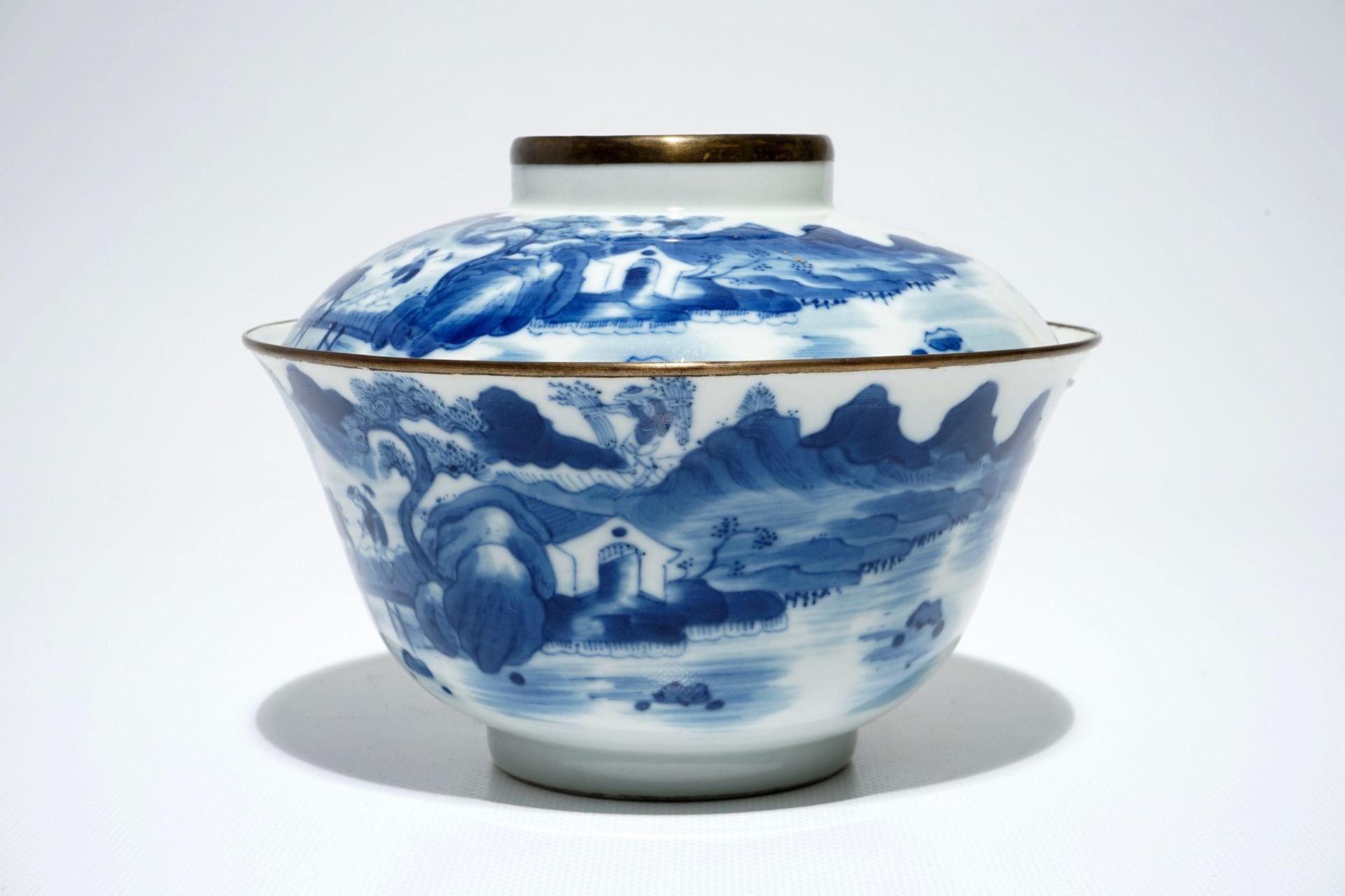 A Chinese blue & white "Bleu de Hue" covered bowl for the Vietnamese market, Xianfeng mark & period - Image 2 of 6
