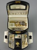 A MODERN JEWELLERY BOX AND CONTENTS to include a gold and diamond solitaire ring, size N, 2.1